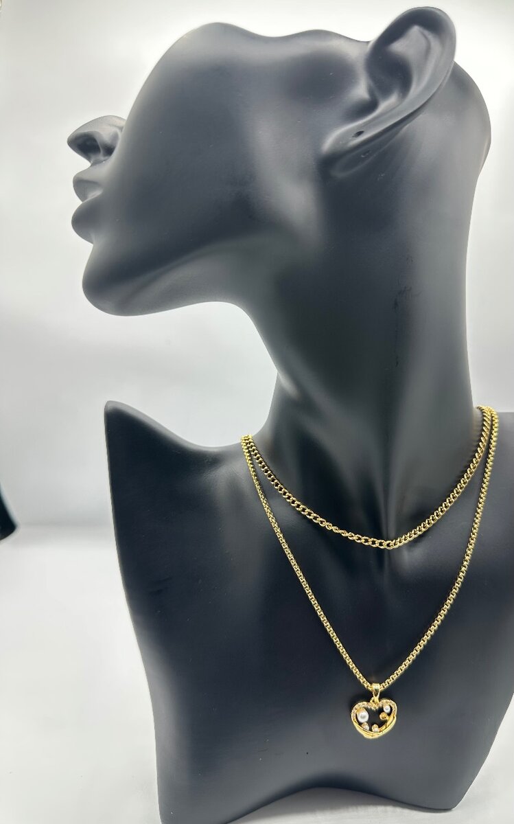 Double layered necklace