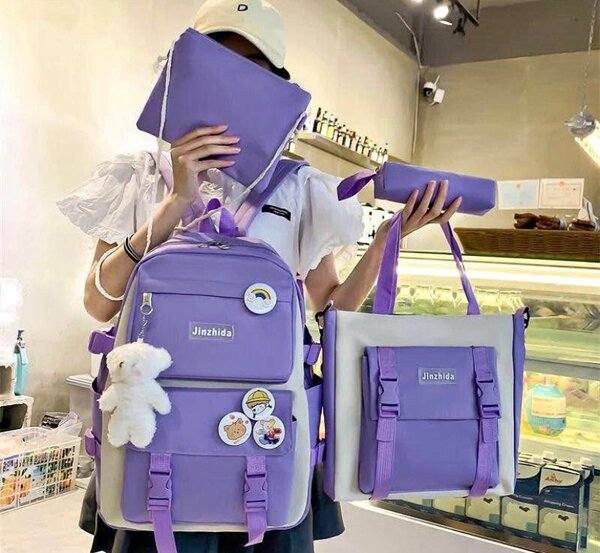 Ensemble de sacs scolaires colorés