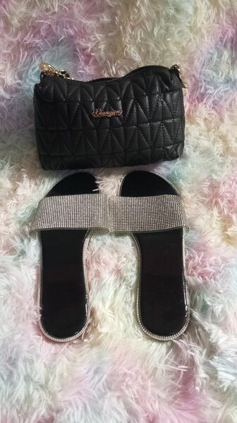 Sandales brillantes femme+sac