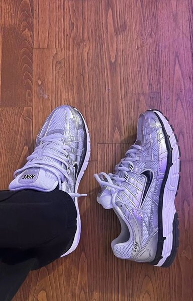 Baskets argentées Nike Vomero