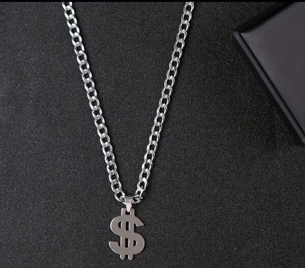 Collier pendentif élégant