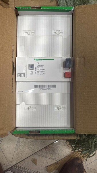 Disjoncteur électrique Schneider 63A