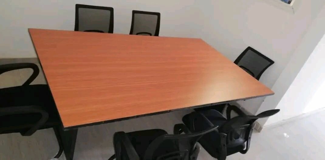 Table de réunion moderne