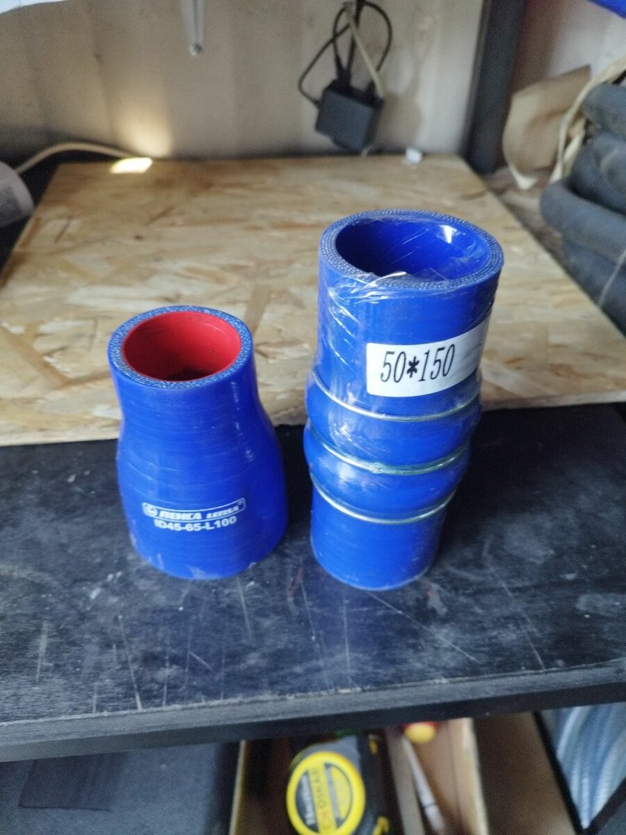 Патрубки селеконовый