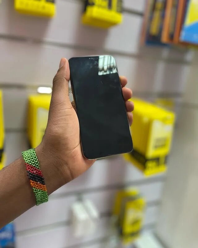 BRAND NEW IPHONE 🍏 pro 