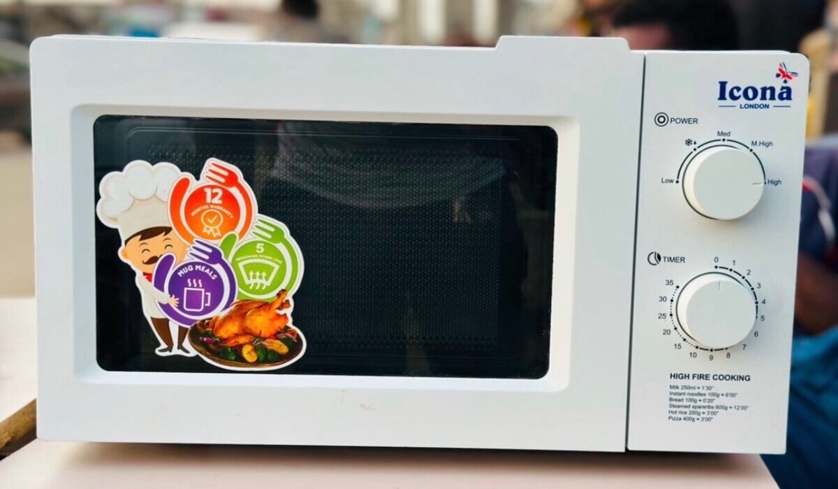 Micro-ondes compact moderne