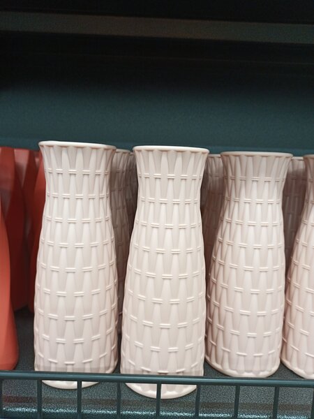 Vase en plastique texturée