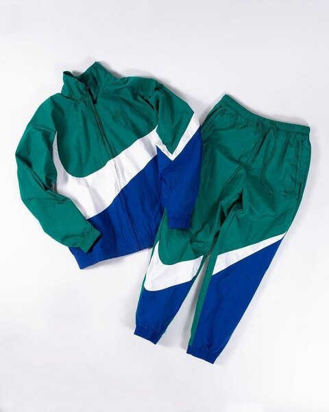 Ensemble de survêtement moderne