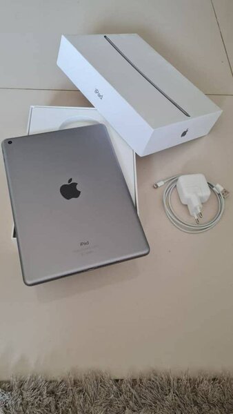 iPad Apple 32Go Gris sidéral