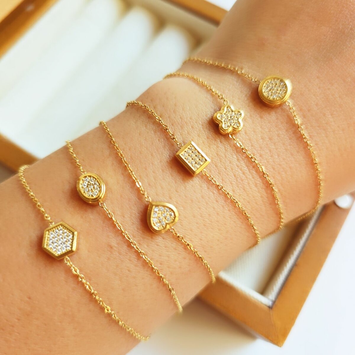 Elegant plaque or Bracelets