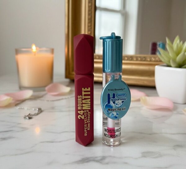 Rouge à lèvres et huile magique