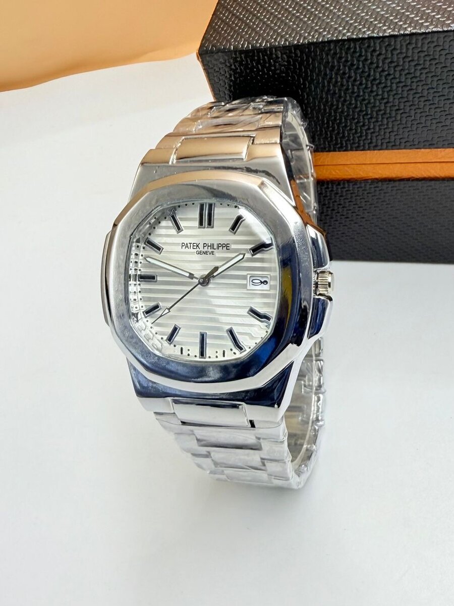 Montre élégante homme acier