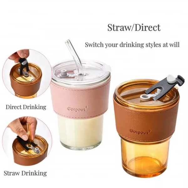 Mug en verres avec paille