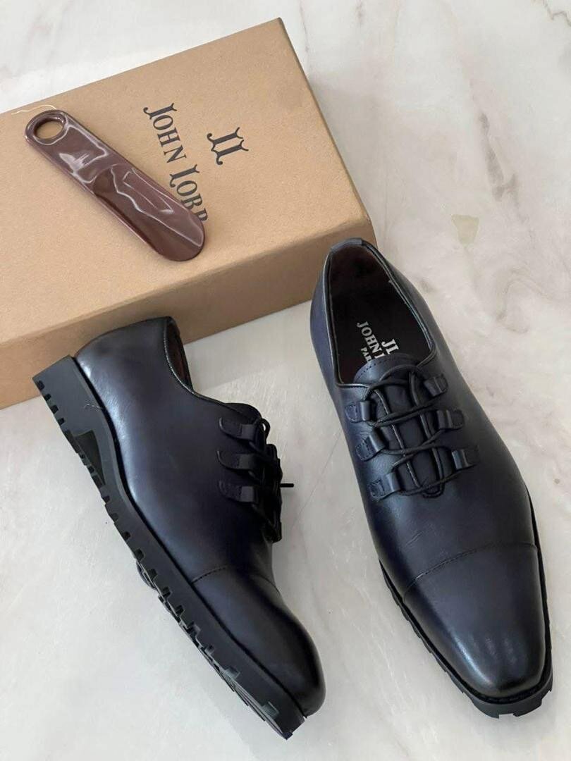 Chaussures habillées en cuir élégantes