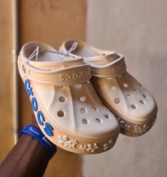LADIES CROCS