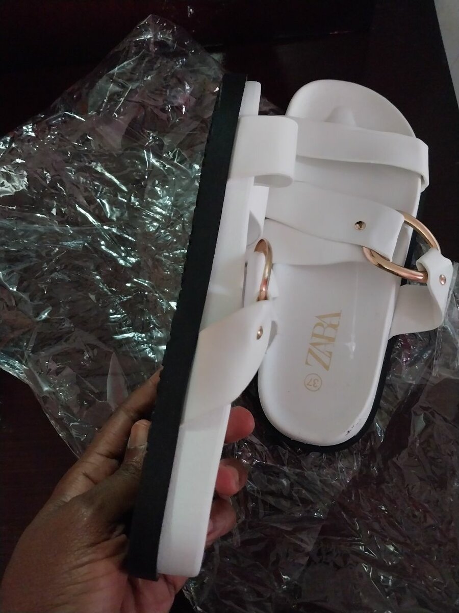 Ladies Zara slides