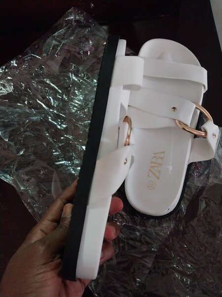 Ladies Zara slides