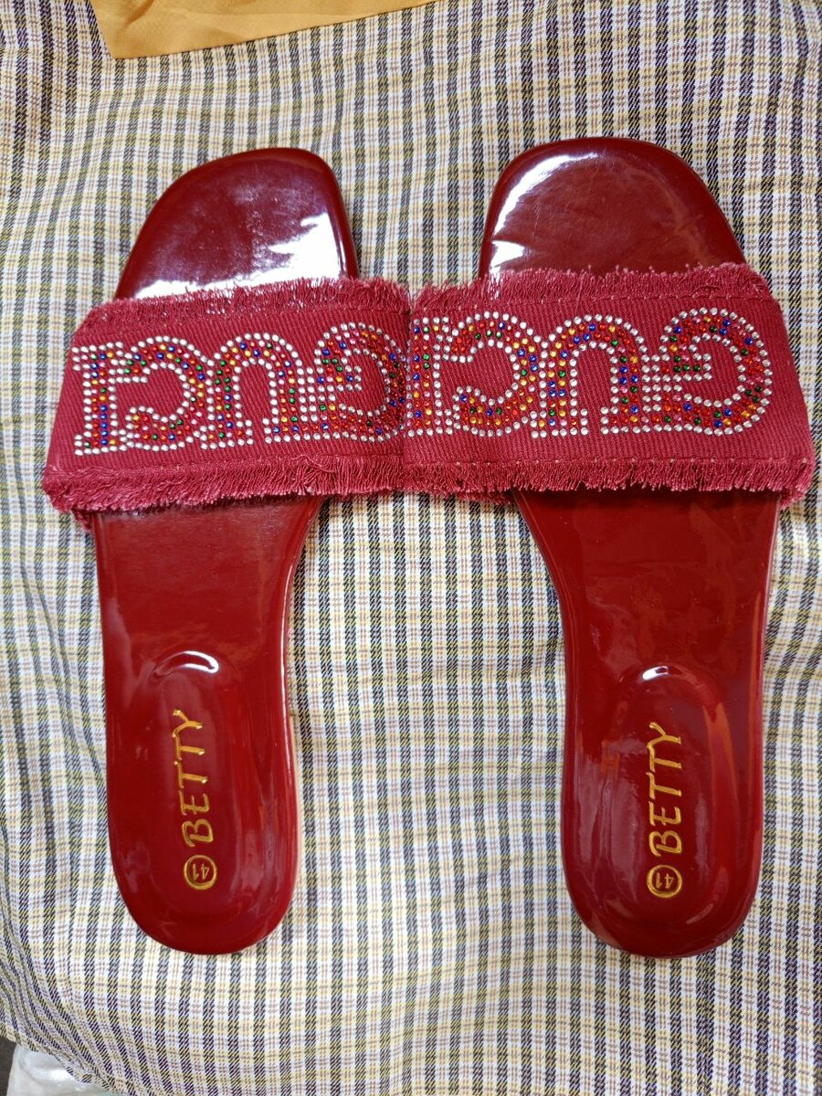 Gucci me slippers