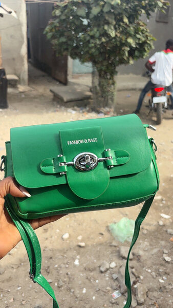 Sac à bandoulière vert élégant