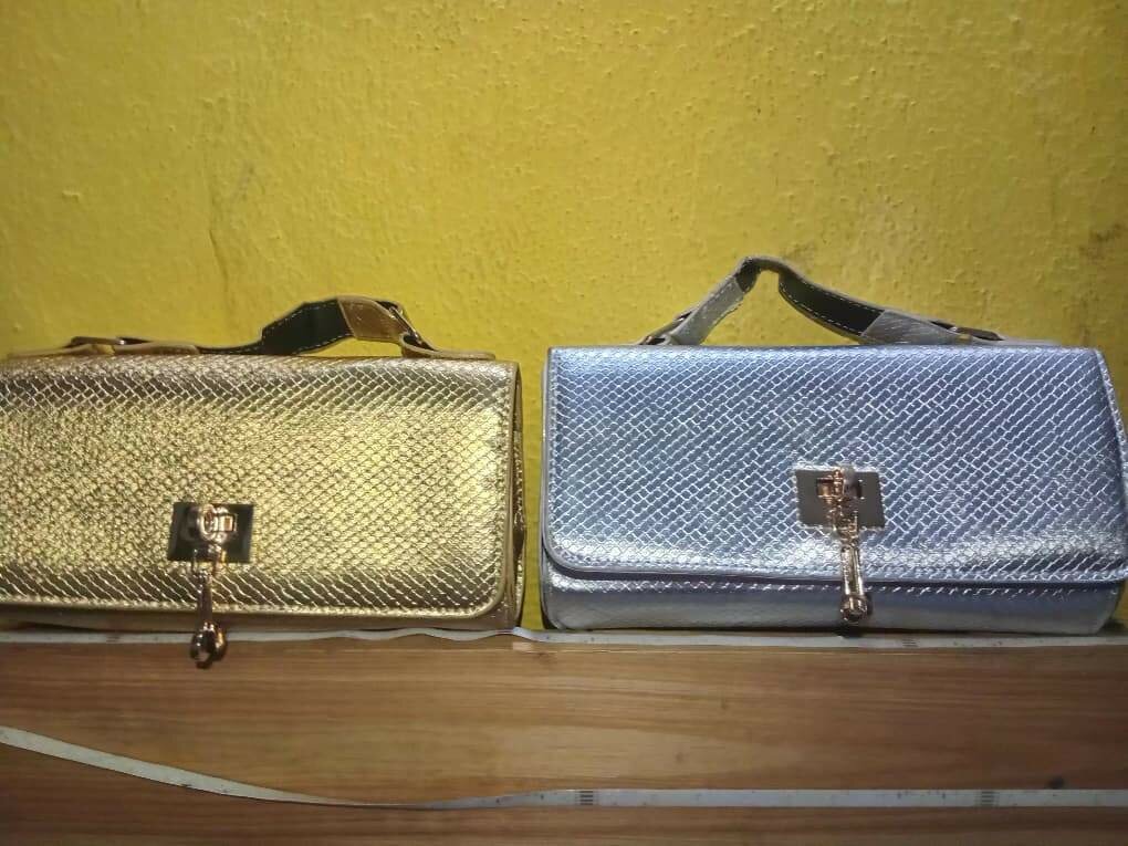 Pochettes Métallisées Élégantes