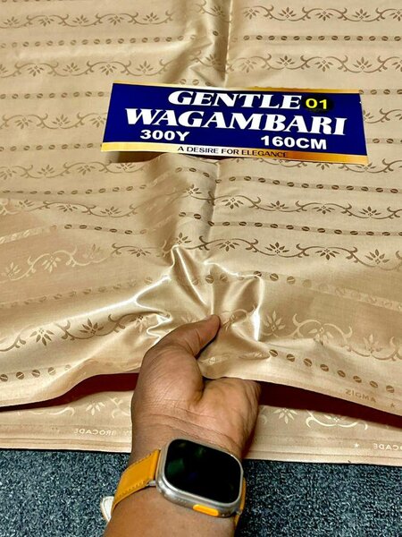 Tissu Brodé Élégant 160CM