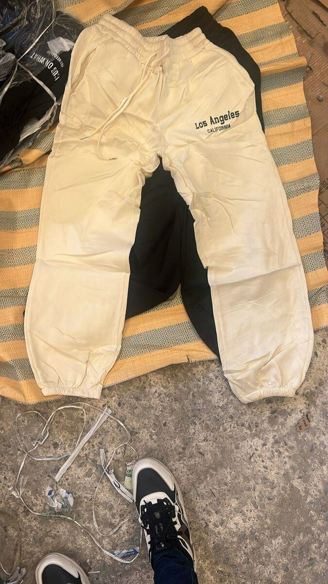 Jogging 3500 En gros12 à 25000