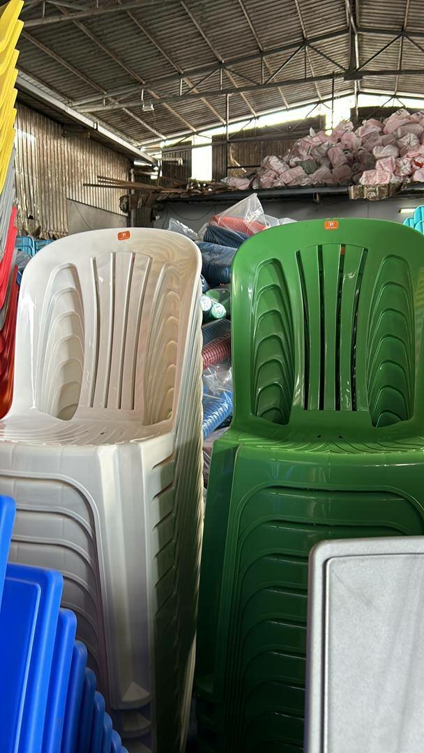 Chaise Empilable en Plastique