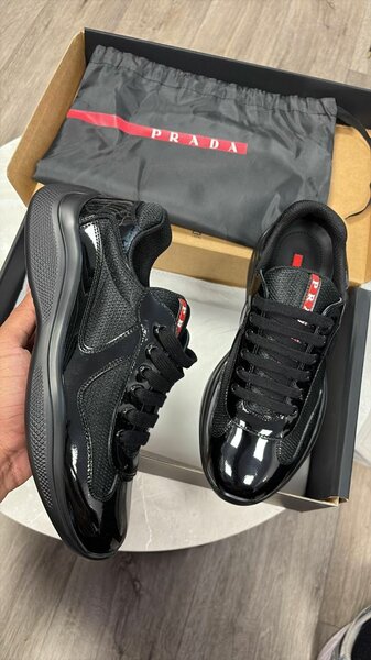 Baskets Prada élégantes