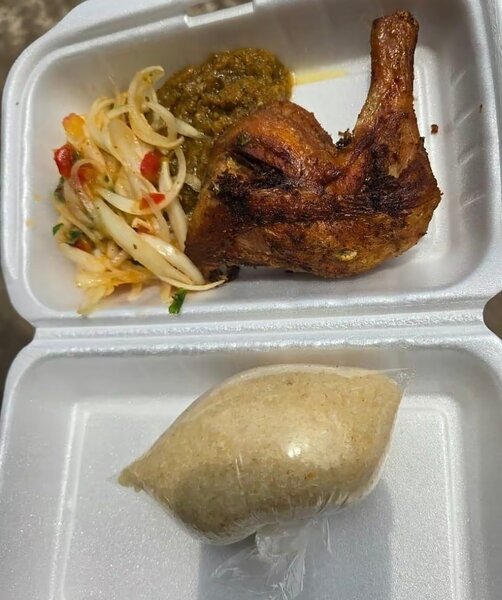 Poulet grillé avec accompagnements