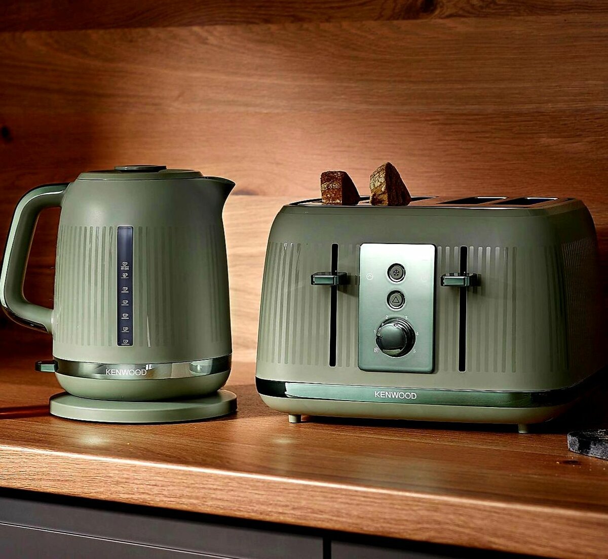 Toaster and electric kettle