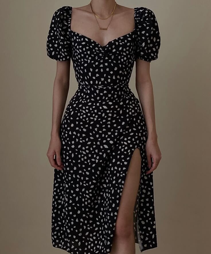 Robe mi-longue à pois élégante