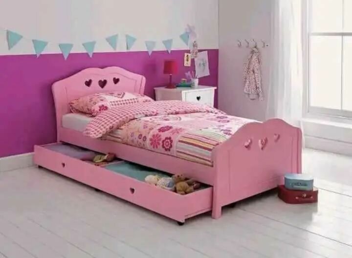 Lit en bois design moderne