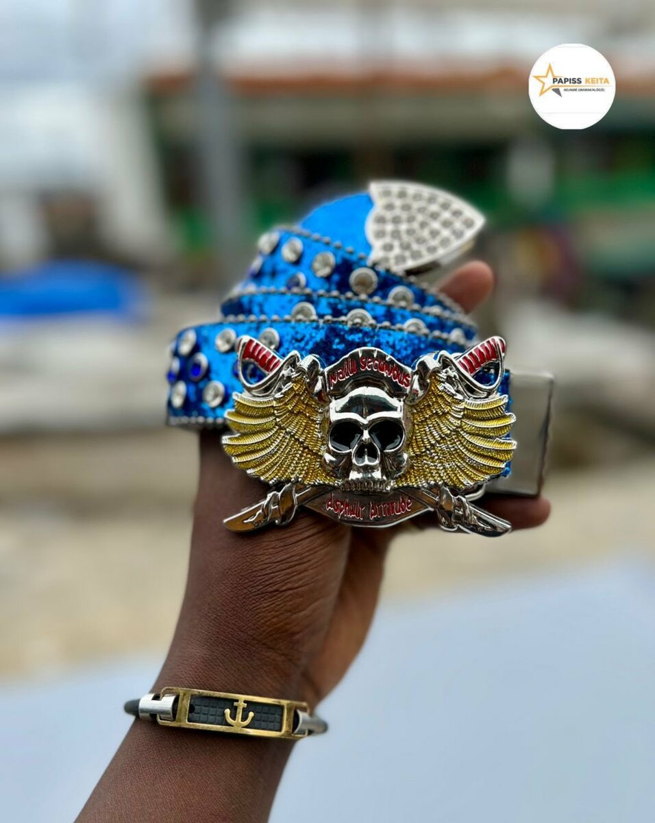 Ceinture tête de mort punk