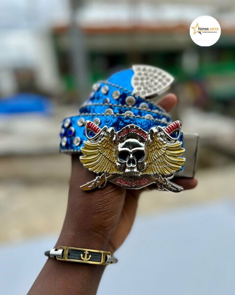 Ceinture tête de mort punk