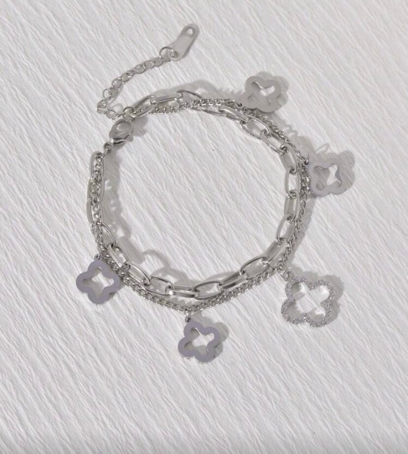 Bracelet chaîne pendentifs