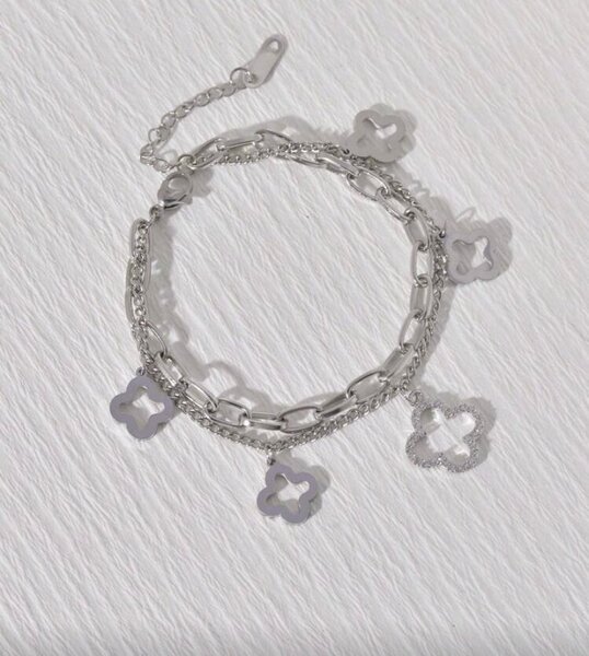 Bracelet chaîne pendentifs