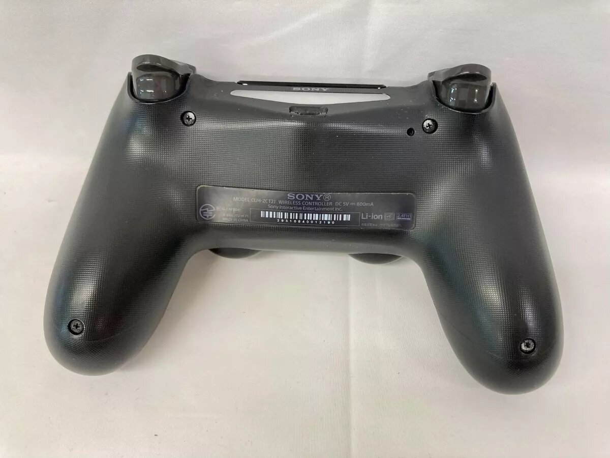 PLAYSTATION 4 CONTROLLERS