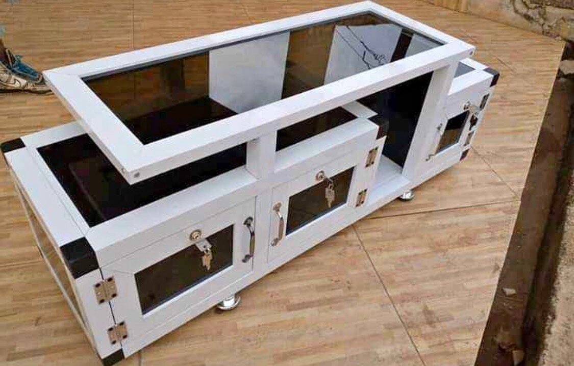 Table basse moderne en verre