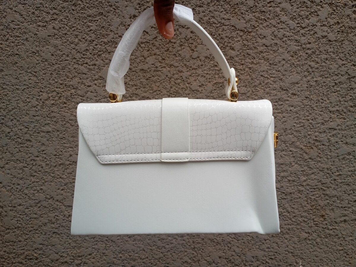 Sac à main blanc élégant