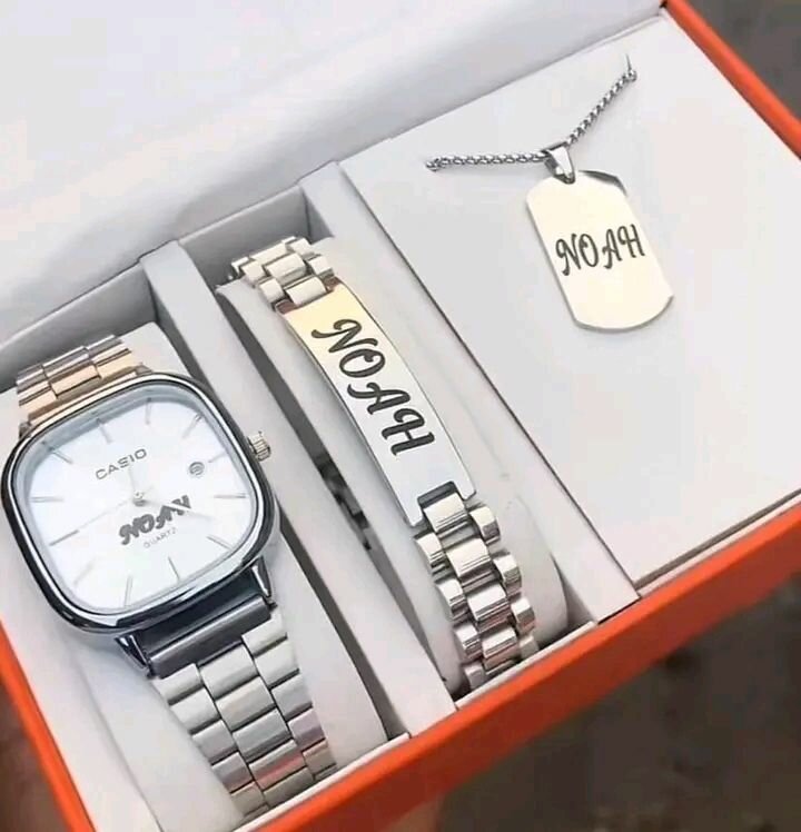 Montre avec bracelet et collier