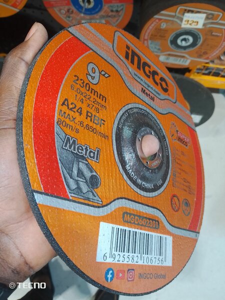 Disque a couper 230mm