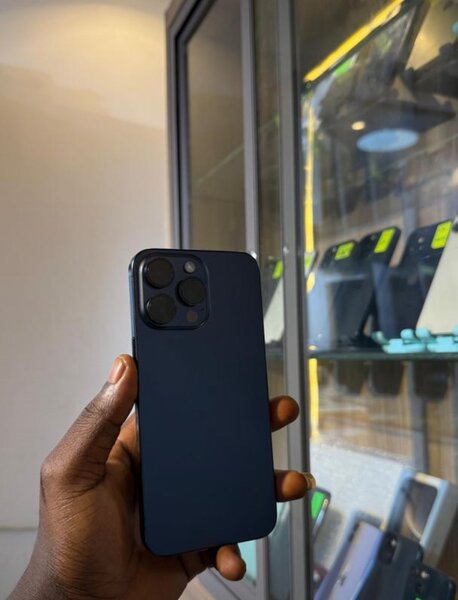 15pro max 256gig Bh91% eSIM Unlock @Ghc13,800 !!