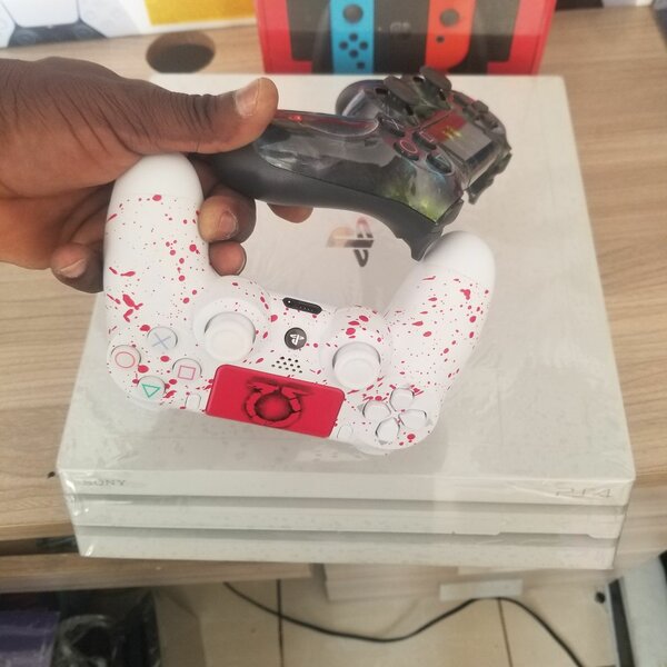 Manette PS4 blanche personnalisée