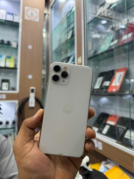 iPhone 11 Pro 64 Go tout passe