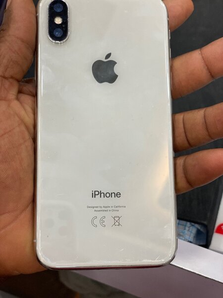 iPhone X Argent 64 Go