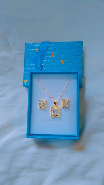 Necklace and earring