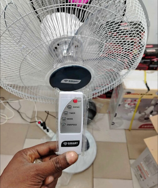 Ventilateur sur pied avec télécommande