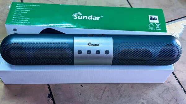 Sundar portable speaker