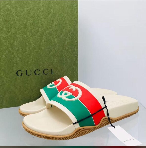 Claquettes de luxe Gucci élégantes