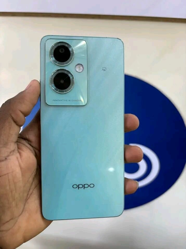 Smartphone OPPO élégant bleu